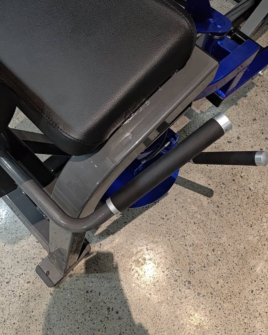 Hammer strength abductor - Image 5