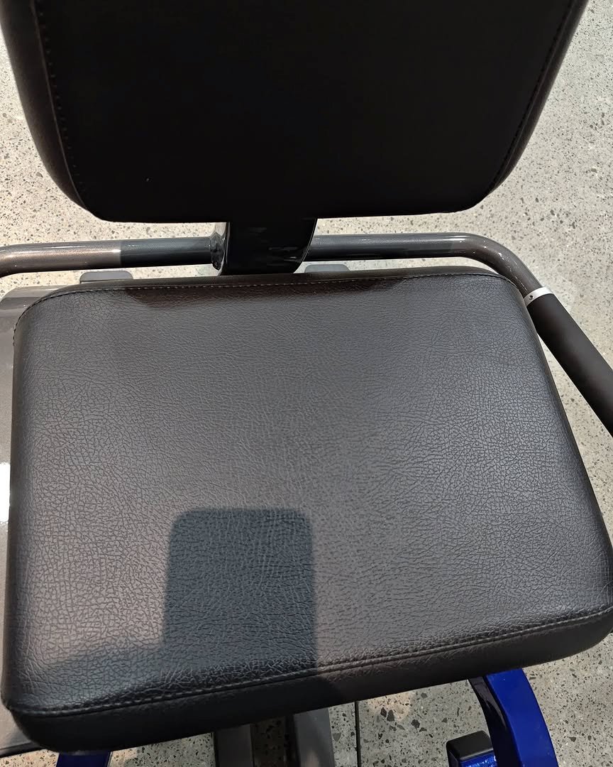 Hammer strength abductor - Image 7