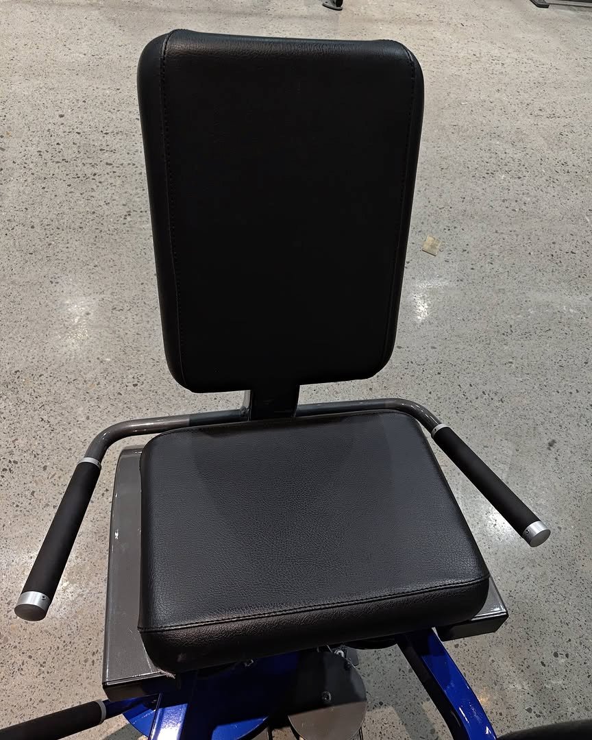 Hammer strength abductor - Image 4