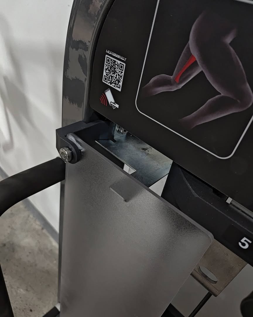 Hammer strength abductor - Image 11