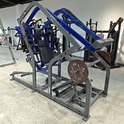 Hammer strength plate loaded pendulum X squat