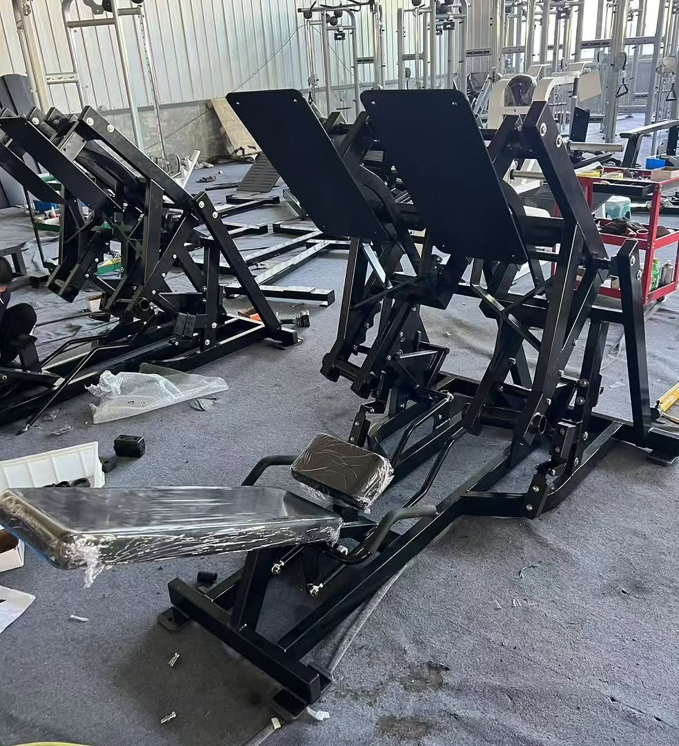 Hammer strength plate loaded super squat press - Image 2