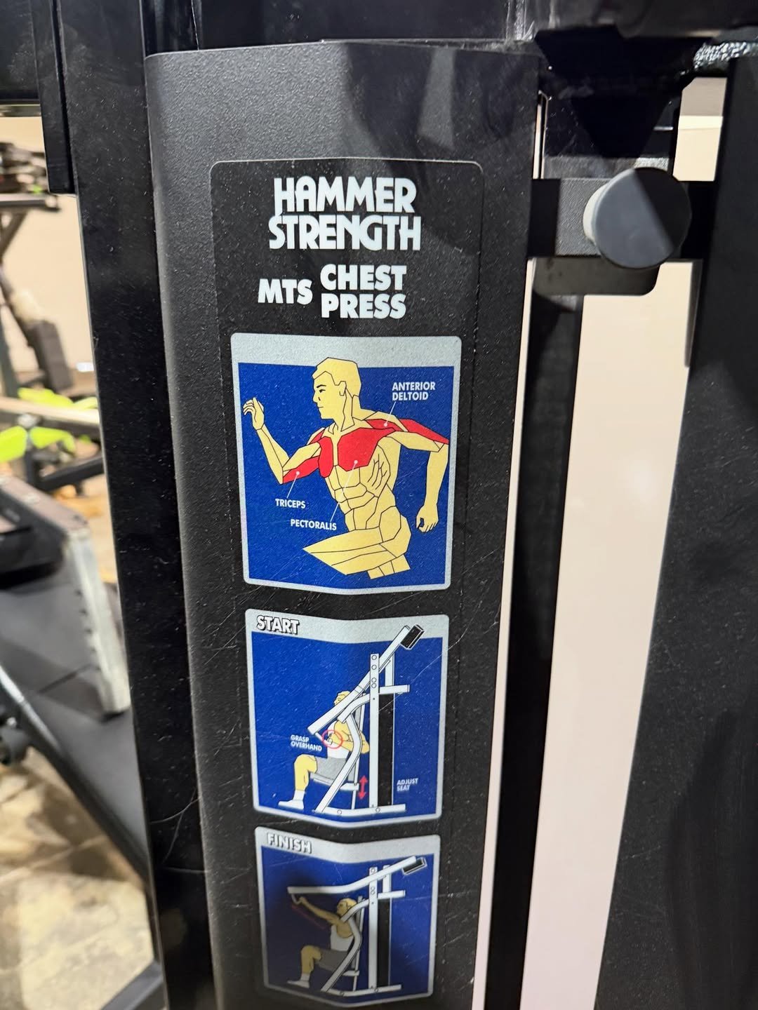 Hammer strength shoulder press - Image 2