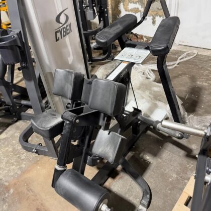 Cybex plate loaded preacher curl