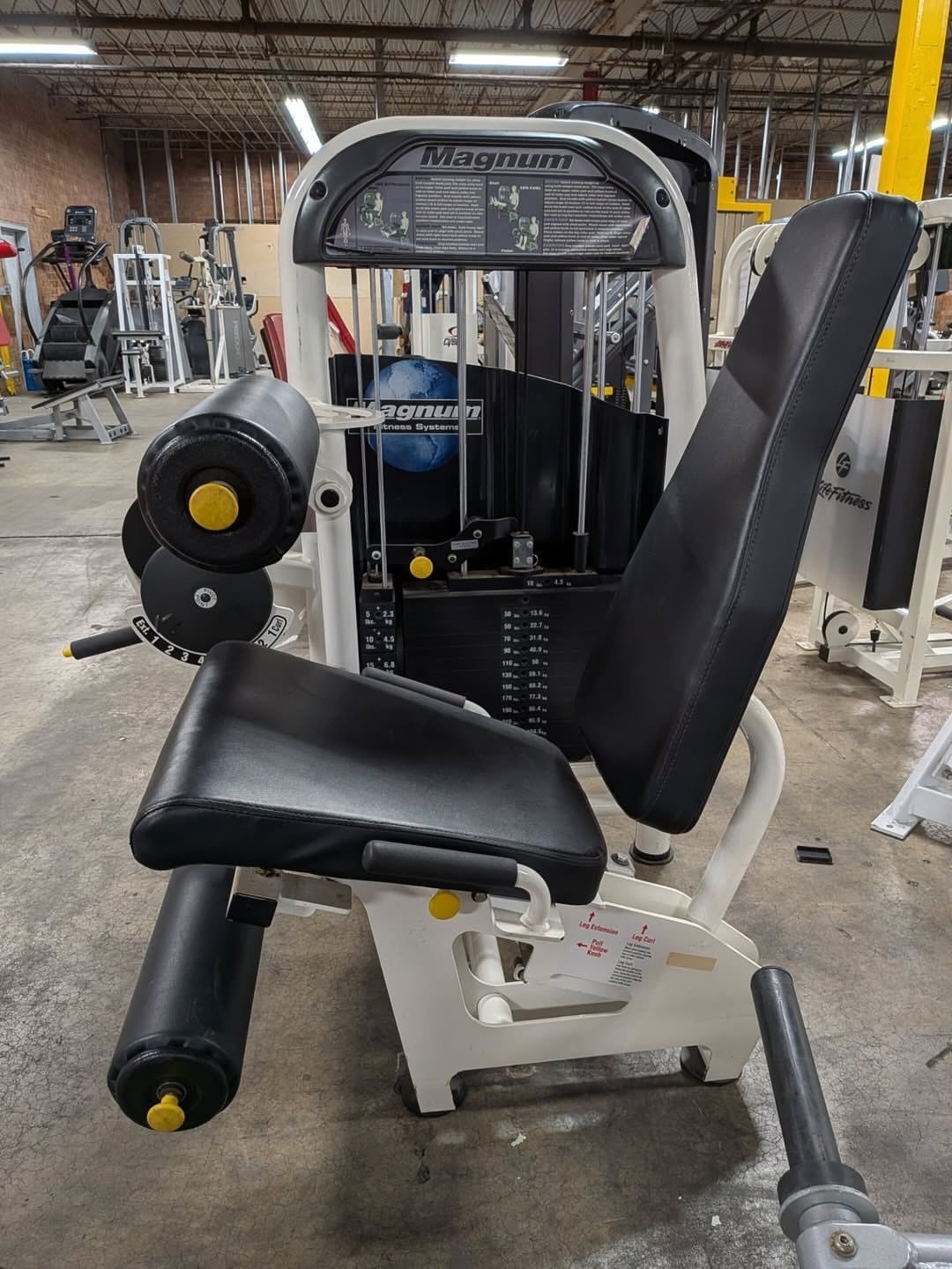 Magnum leg extension/leg curl combo