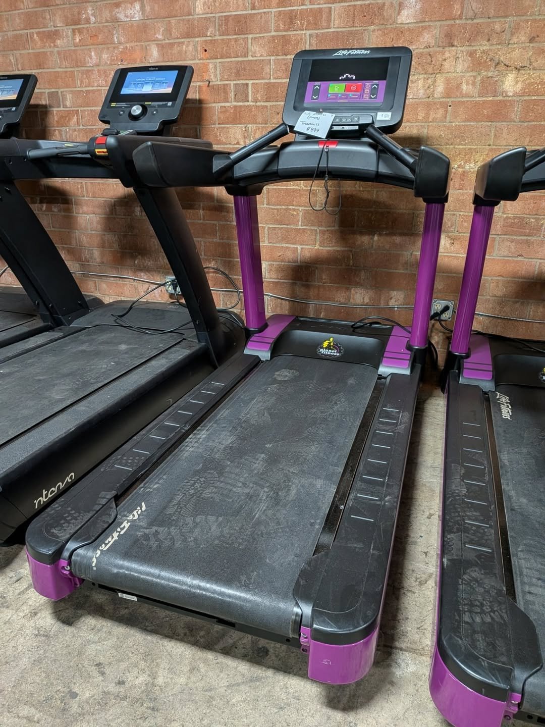Life fitness treadmill