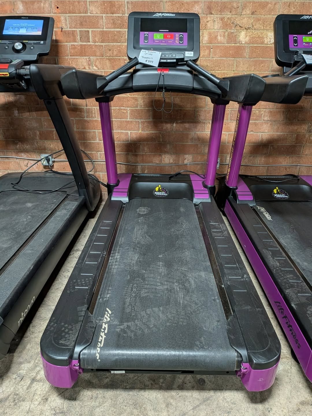 Life fitness treadmill - Image 2