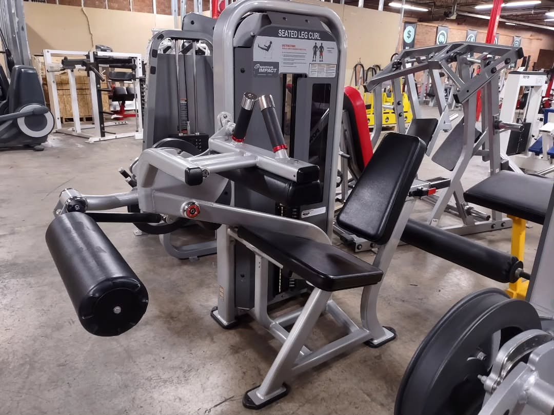 Nautilus impact leg curl +leg extension - Image 5