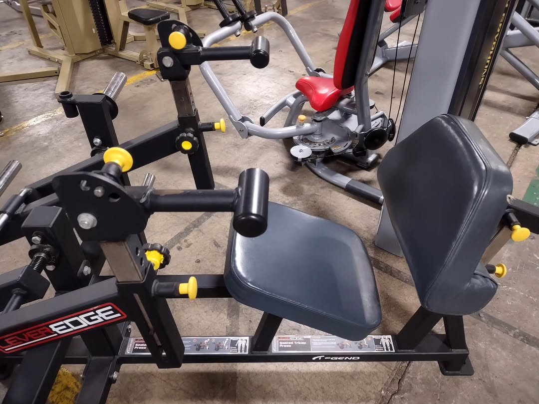 Legend LeverEDGE Seated Tricep press - Image 5