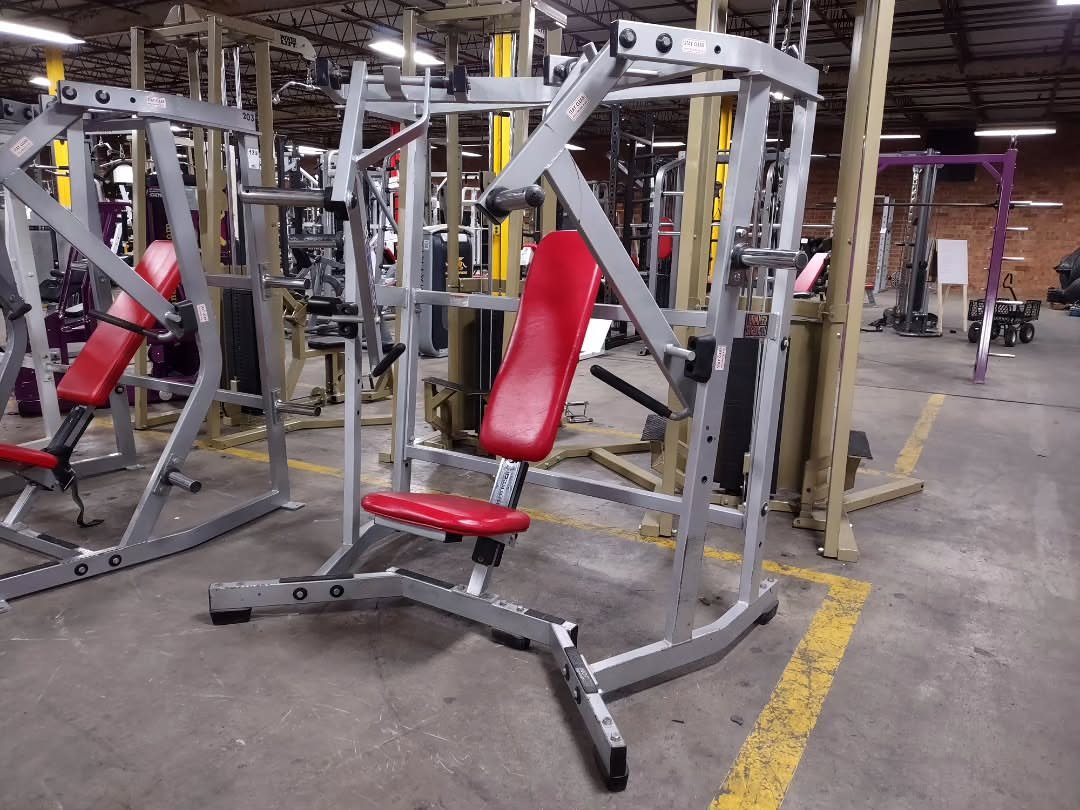 Hammer strength ISO lateral wide chest