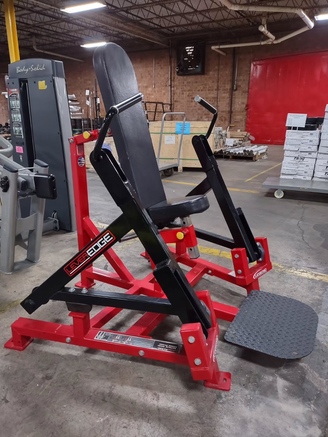 Legend Fitness vertical wide chest press - Image 2