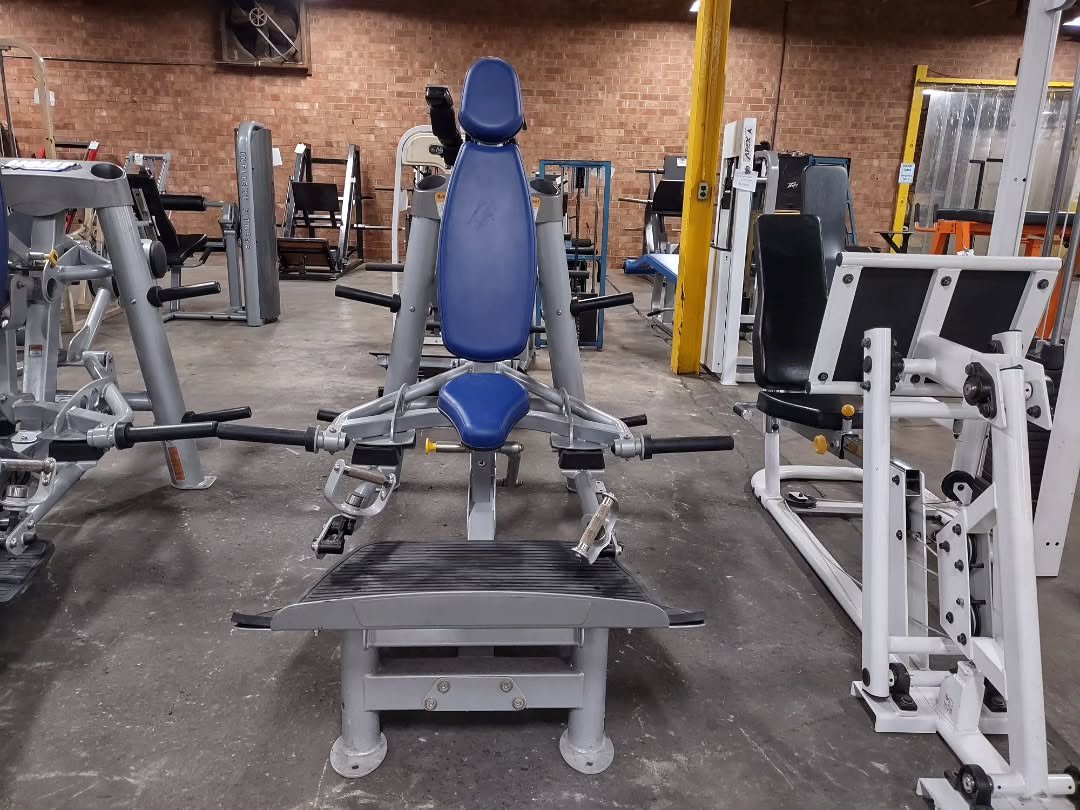 Hoist Hack Squat Plate-Loaded - Image 9