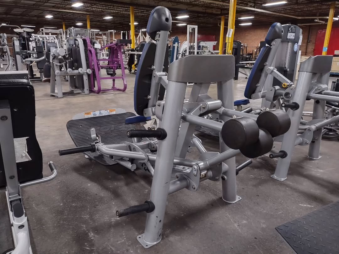 Hoist Hack Squat Plate-Loaded - Image 3