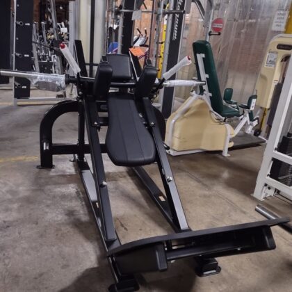 Brand New Nautilus Hack Squat – Commercial-Grade Plate-Loaded Lower Body Strength Machine