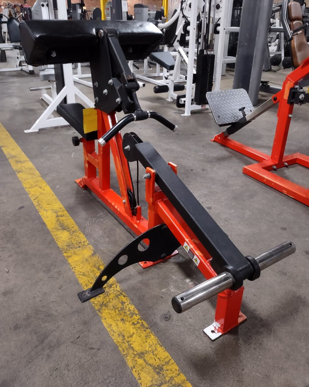 Arsenal Strength Plate-Loaded Bicep Curl – Commercial Arm Isolation Machine for Maximum Biceps Development - Image 3