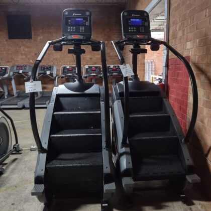 StairMaster SM8 Gauntlet Stepmill – Commercial-Grade Stair Climber for Elite Cardio Training